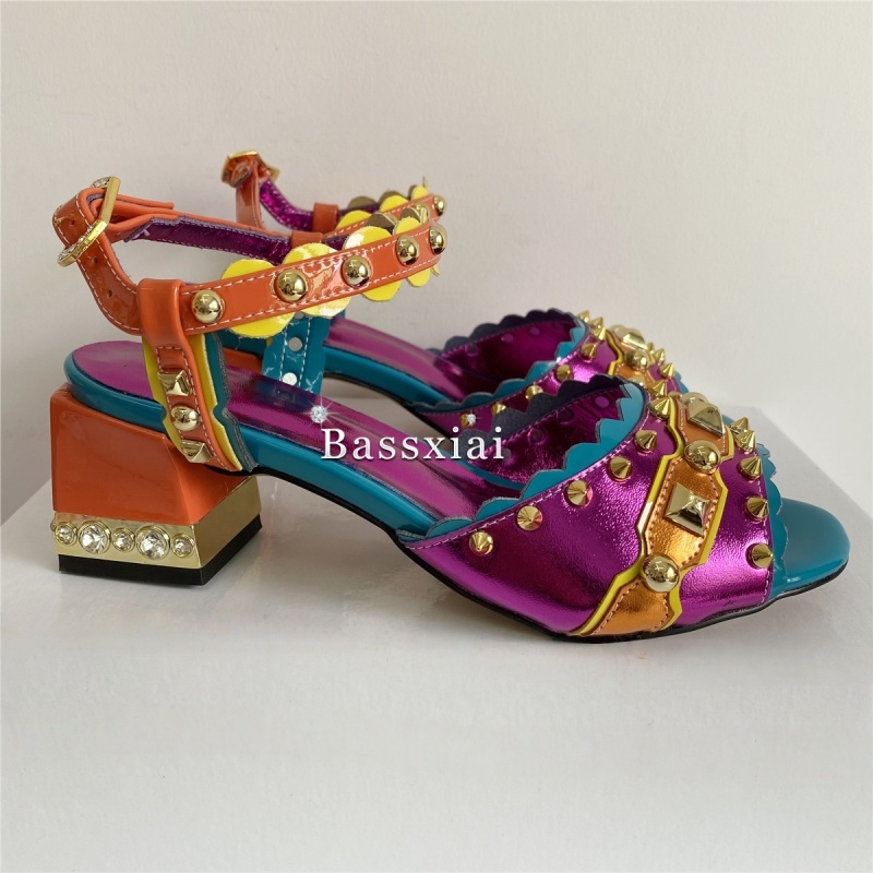 Luxury Rivet T-Strap Sandals W – обзор и цена Luxury Lifestyle Shoes