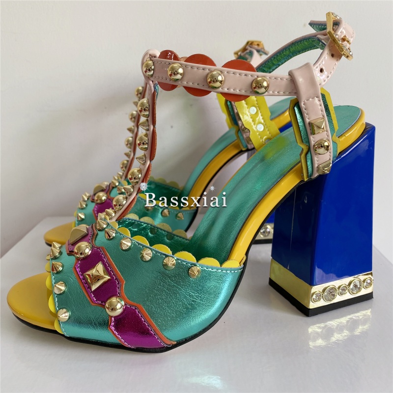 Luxury Rivet T-Strap Sandals W – обзор и цена Luxury Lifestyle Shoes